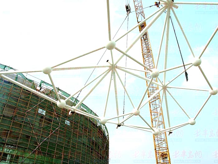 北流体育馆网架安装